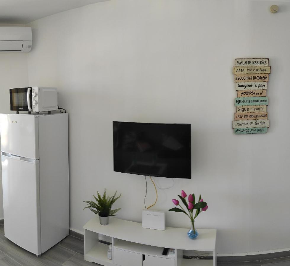 Estudio Recien Reformado En Primera Linea De Playa Apartment เบนัลมาเดนา ภายนอก รูปภาพ